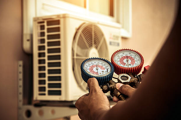 Professional Ac Installation technician working in Hunt, TX